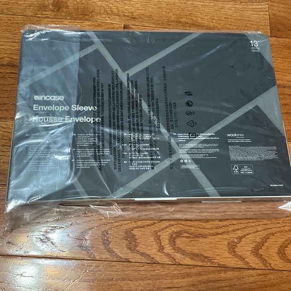 BRAND NEW 13 Inch MacBook Pro Laptop Case - Picture 2 of 6